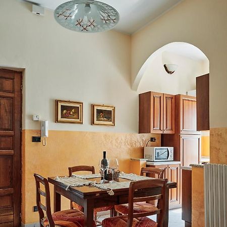 Terrazza Di Alfieri - Alloggio Con Terrazza Privata Nel Centro Di アスティ エクステリア 写真